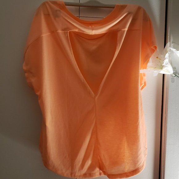 active top, Under Armour, - Picture 2 of 6